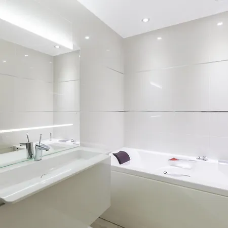 Arletty Apartment